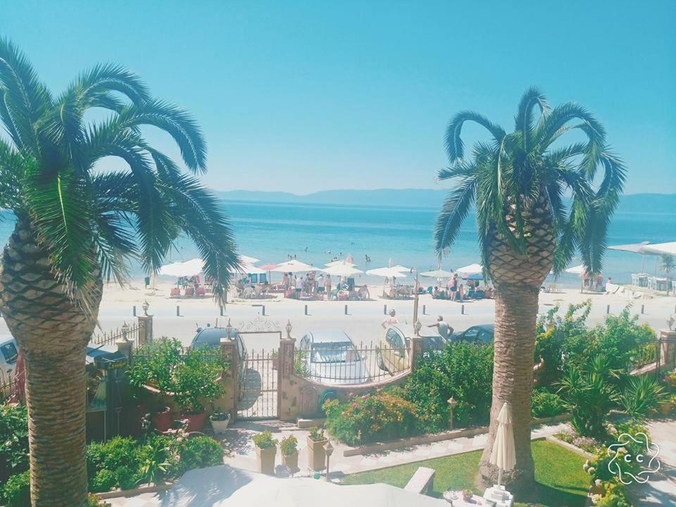 Palm Garden Apartment *